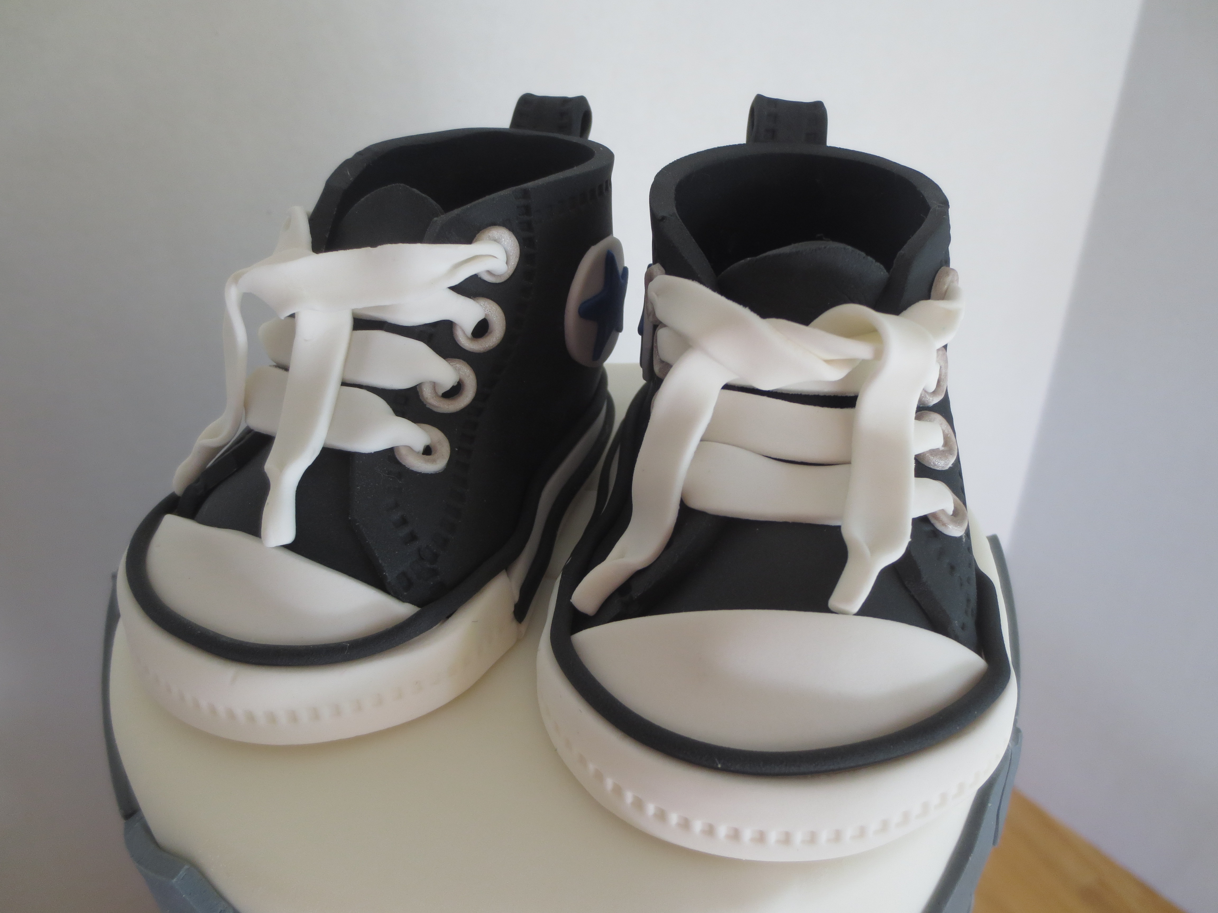 Chevron Baby Shower Cake With Fondant Converse Shoes | Byrdie Girl Custom
