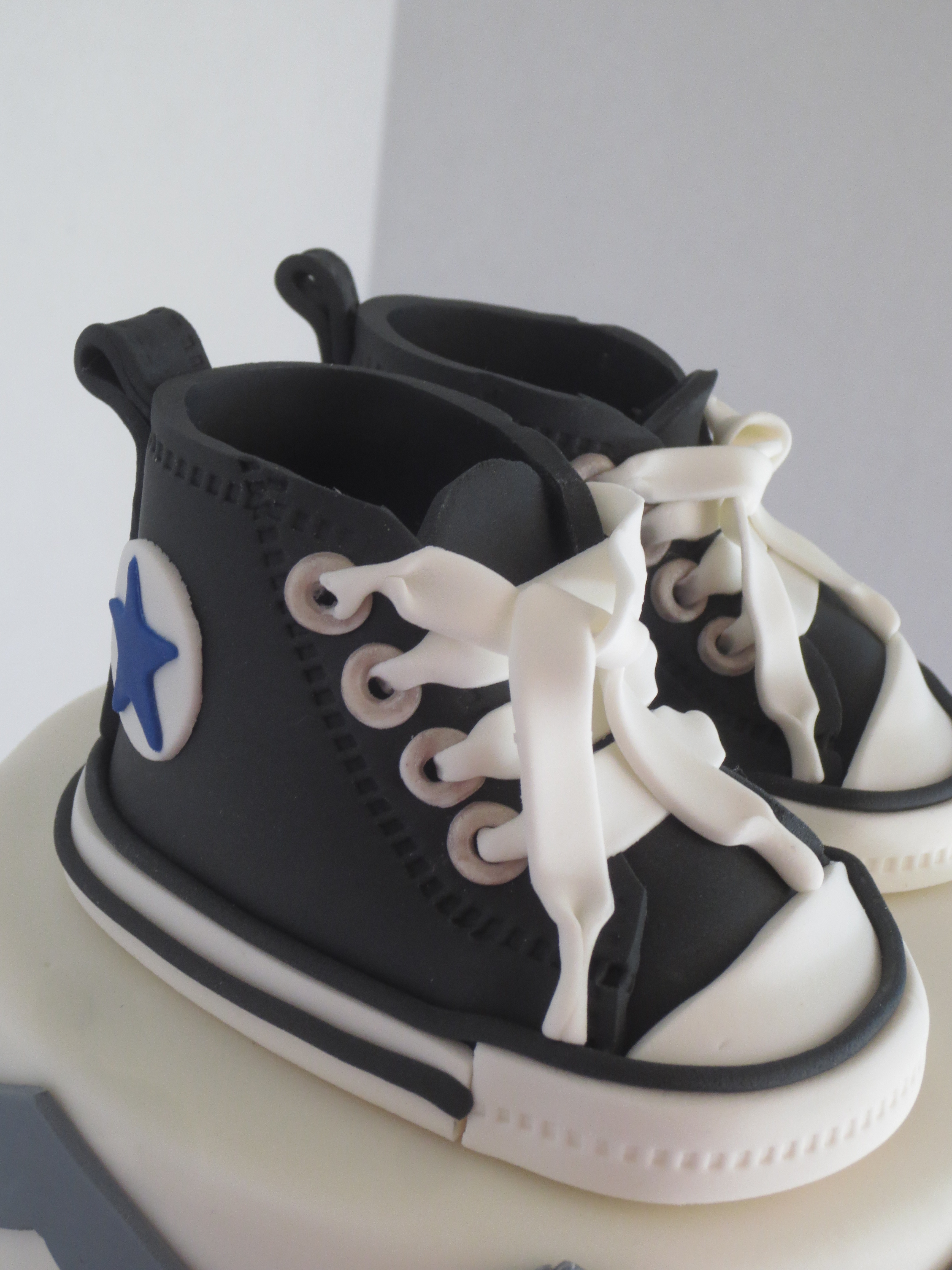 Chevron Baby Shower Cake With Fondant Converse Shoes | Byrdie Girl Custom